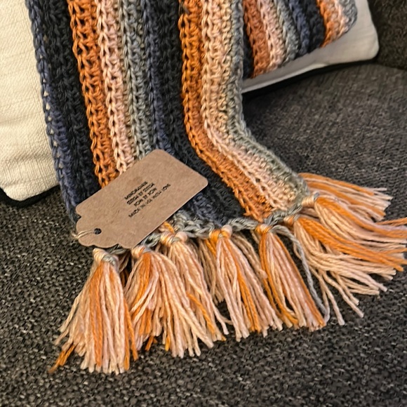 “Winter Sunset” A scarf just as unique as you are and made by hand in the U… - Picture 2 of 4